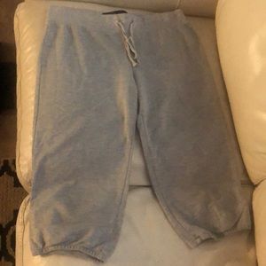 Gray capri sweatpants, size US large